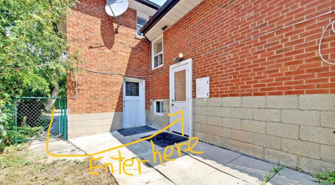 Cozy & Convenient 2-Bedroom Apartment With Private Entrance Toronto Eksteriør billede